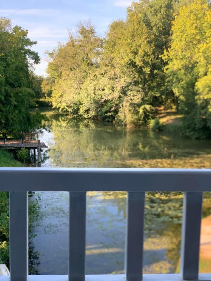 Moulin De Monpoisson Bed & Breakfast Le Puy Екстериор снимка
