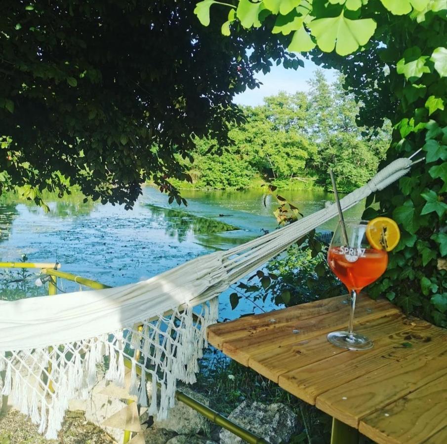 Moulin De Monpoisson Bed & Breakfast Le Puy Екстериор снимка