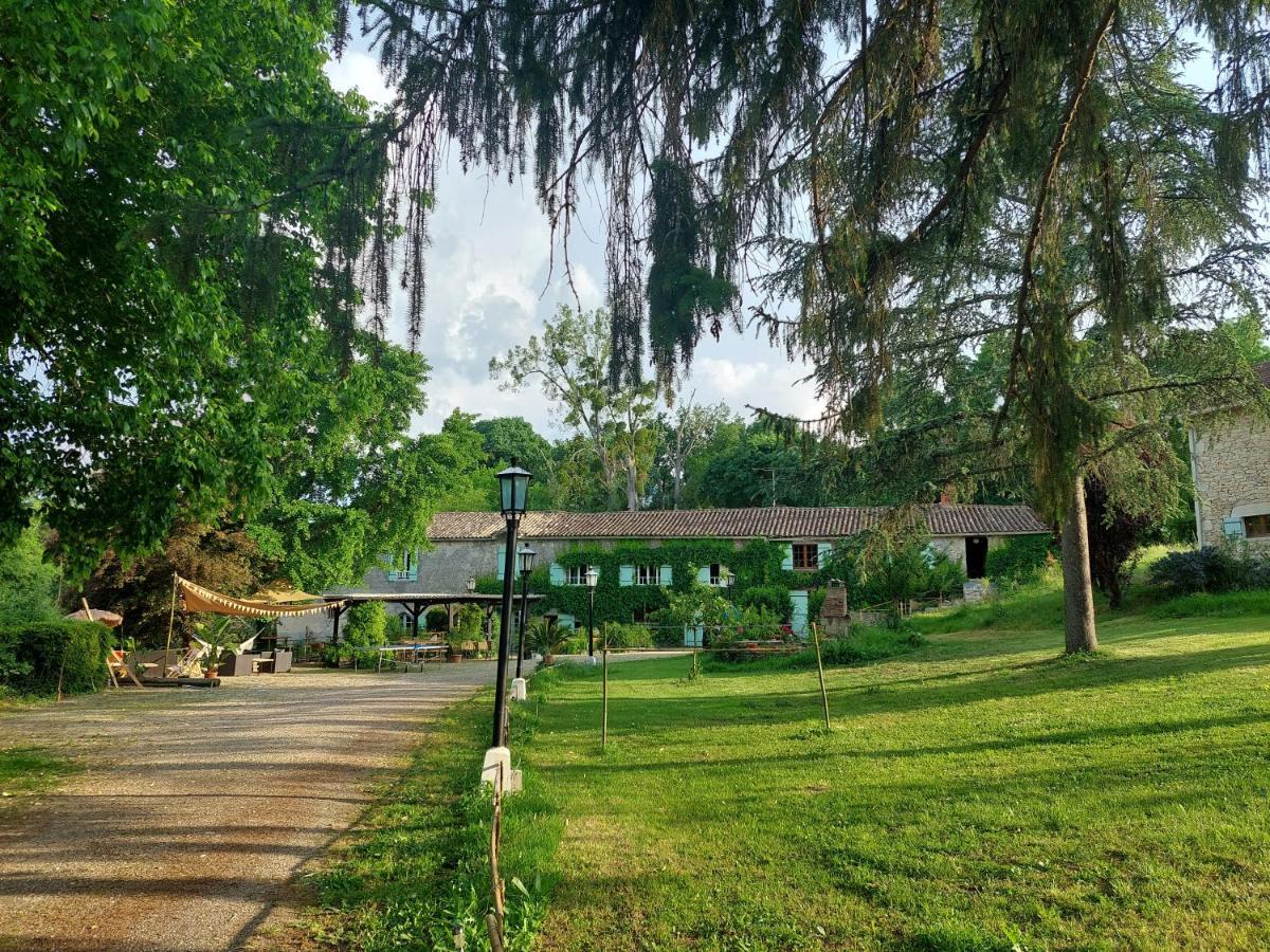 Moulin De Monpoisson Bed & Breakfast Le Puy Екстериор снимка