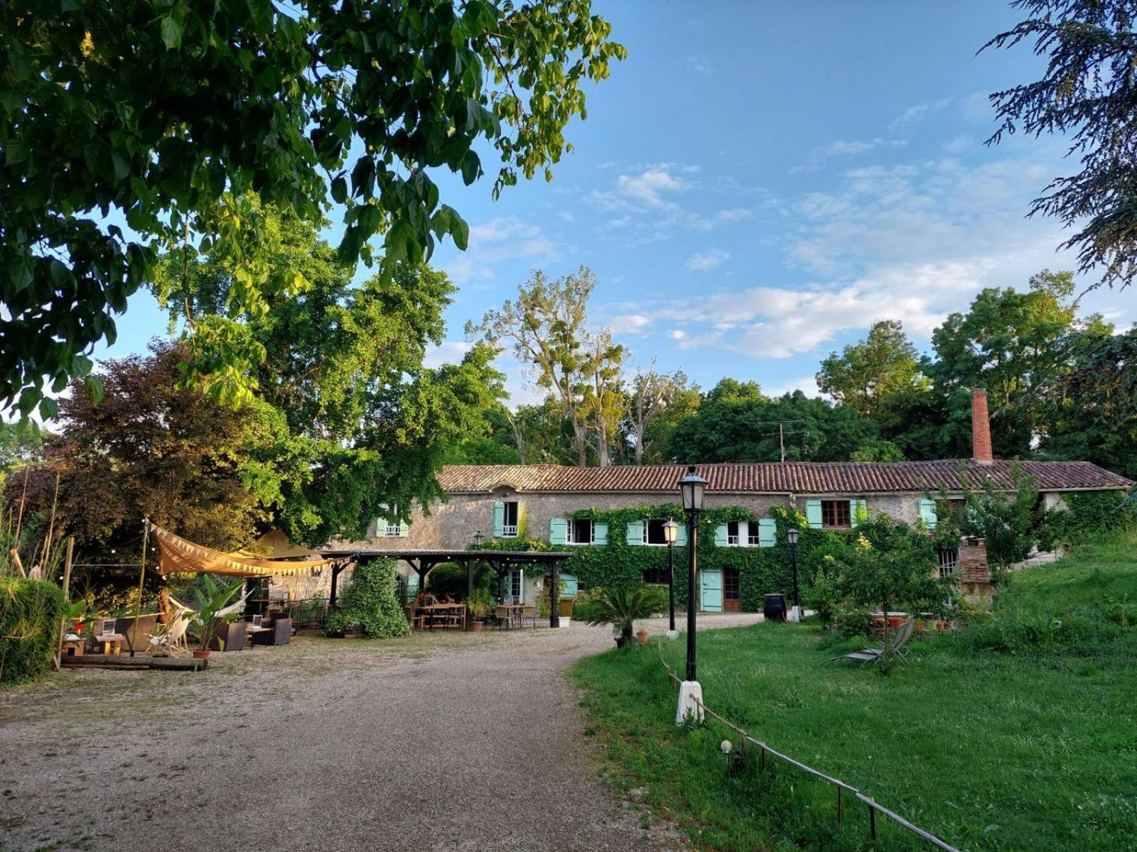 Moulin De Monpoisson Bed & Breakfast Le Puy Екстериор снимка